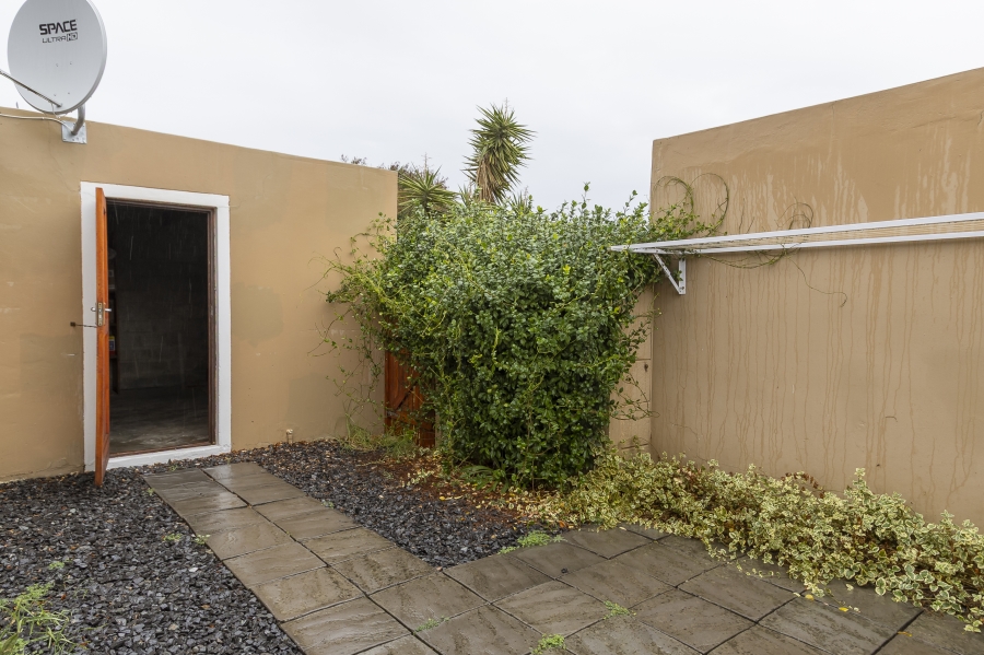 2 Bedroom Property for Sale in Guldenland Western Cape
